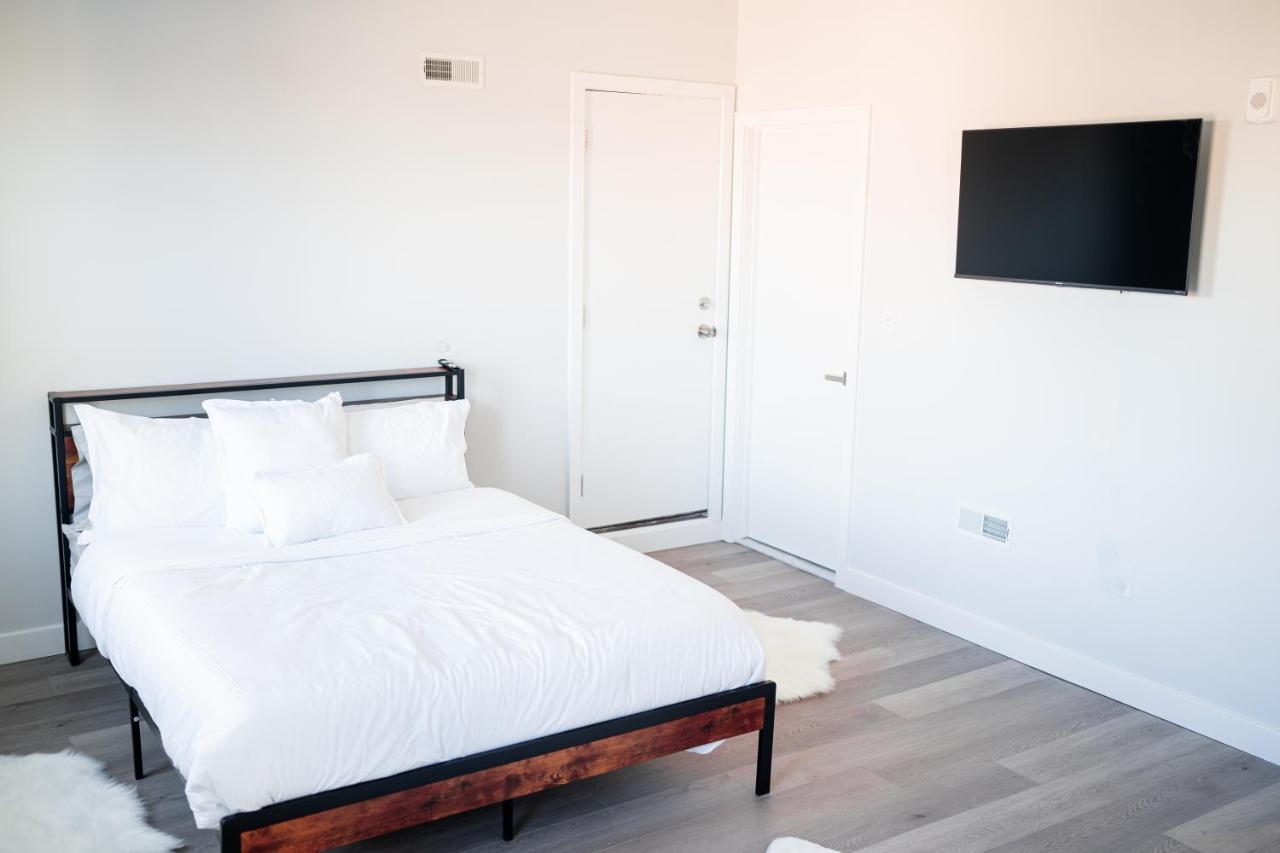 Comfy And Cozy 2bd, 2.5br Apartment *